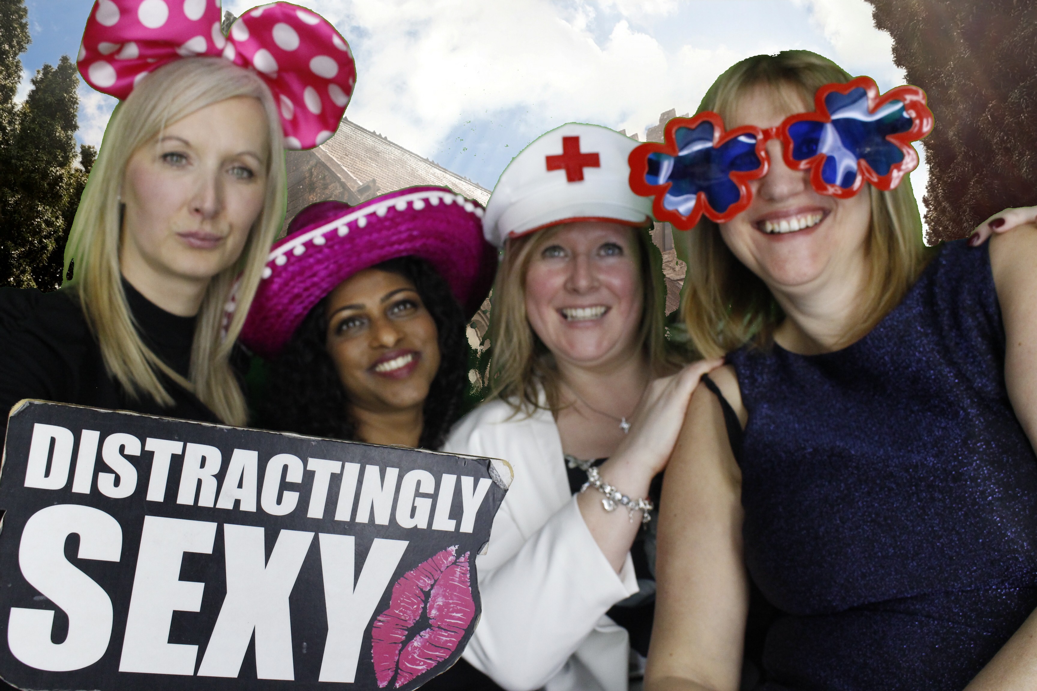 Mr & Mrs Mills | View more photos from the event at gallery.myphotoboothexperience.co.uk/u/MyPhotoBoothExperienceLtd/Mr-Mrs-Mills